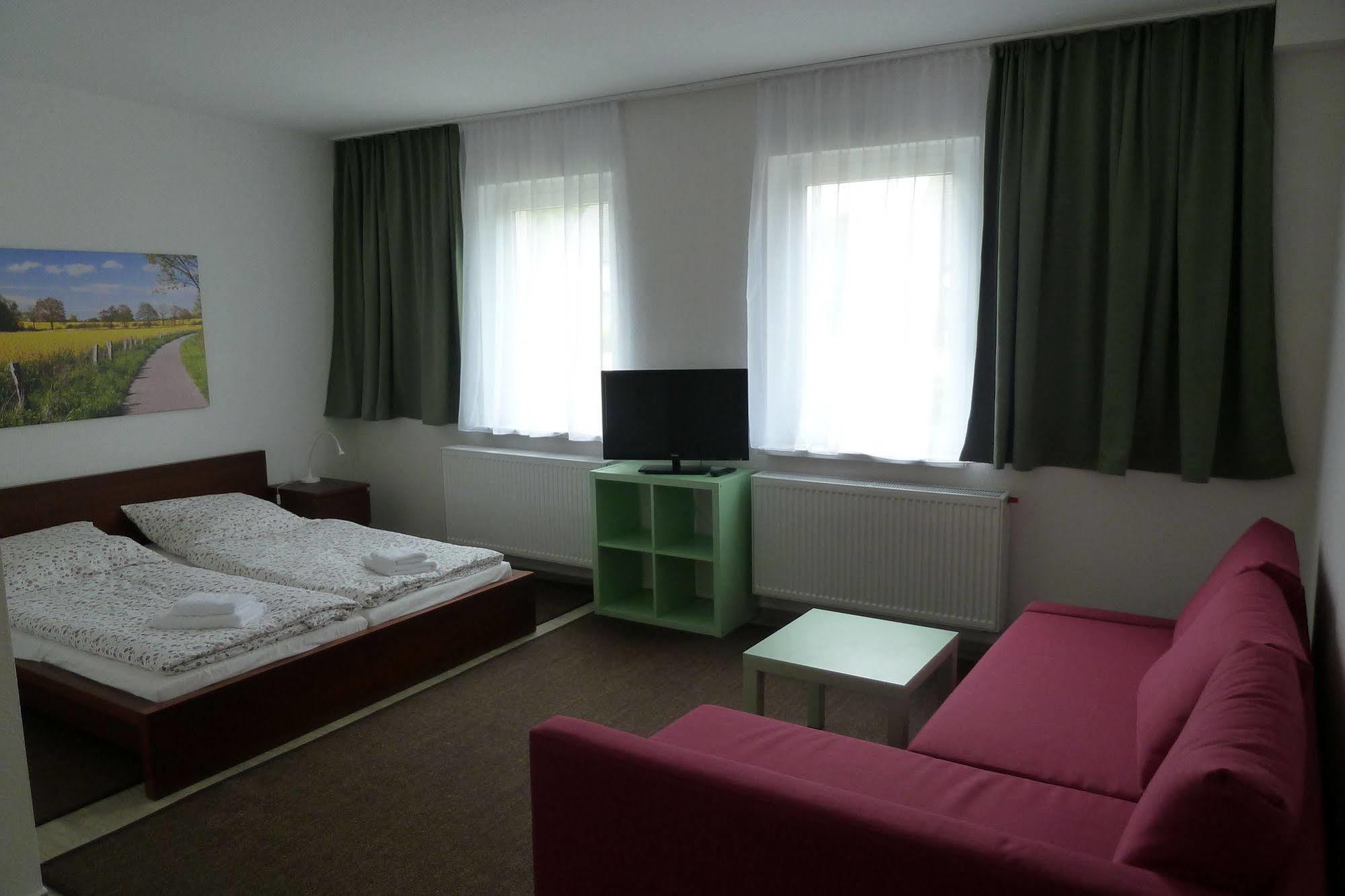 Pension Gestuet Lindenhof Templin Buitenkant foto